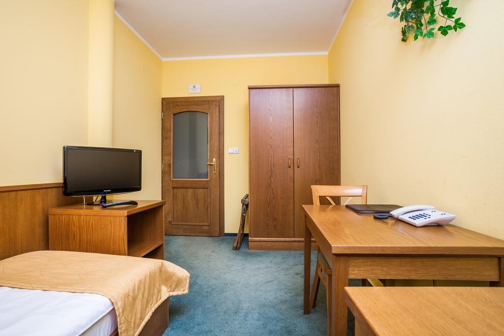Hotel Jelinkova Vila Velke Mezirici Luaran gambar