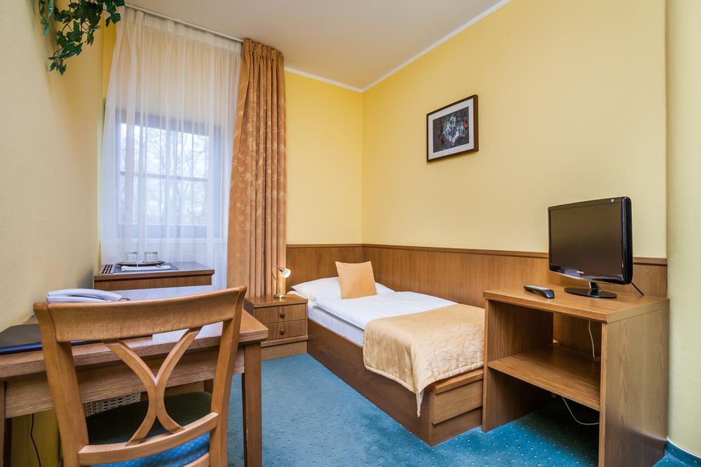 Hotel Jelinkova Vila Velke Mezirici Bilik gambar