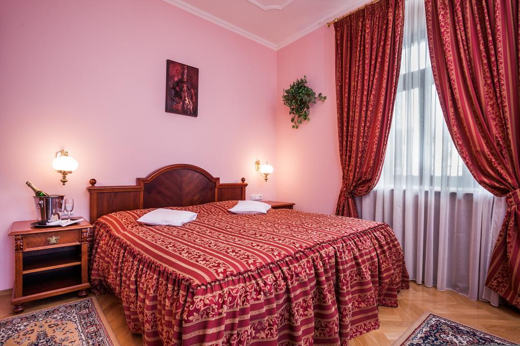 Hotel Jelinkova Vila Velke Mezirici Bilik gambar