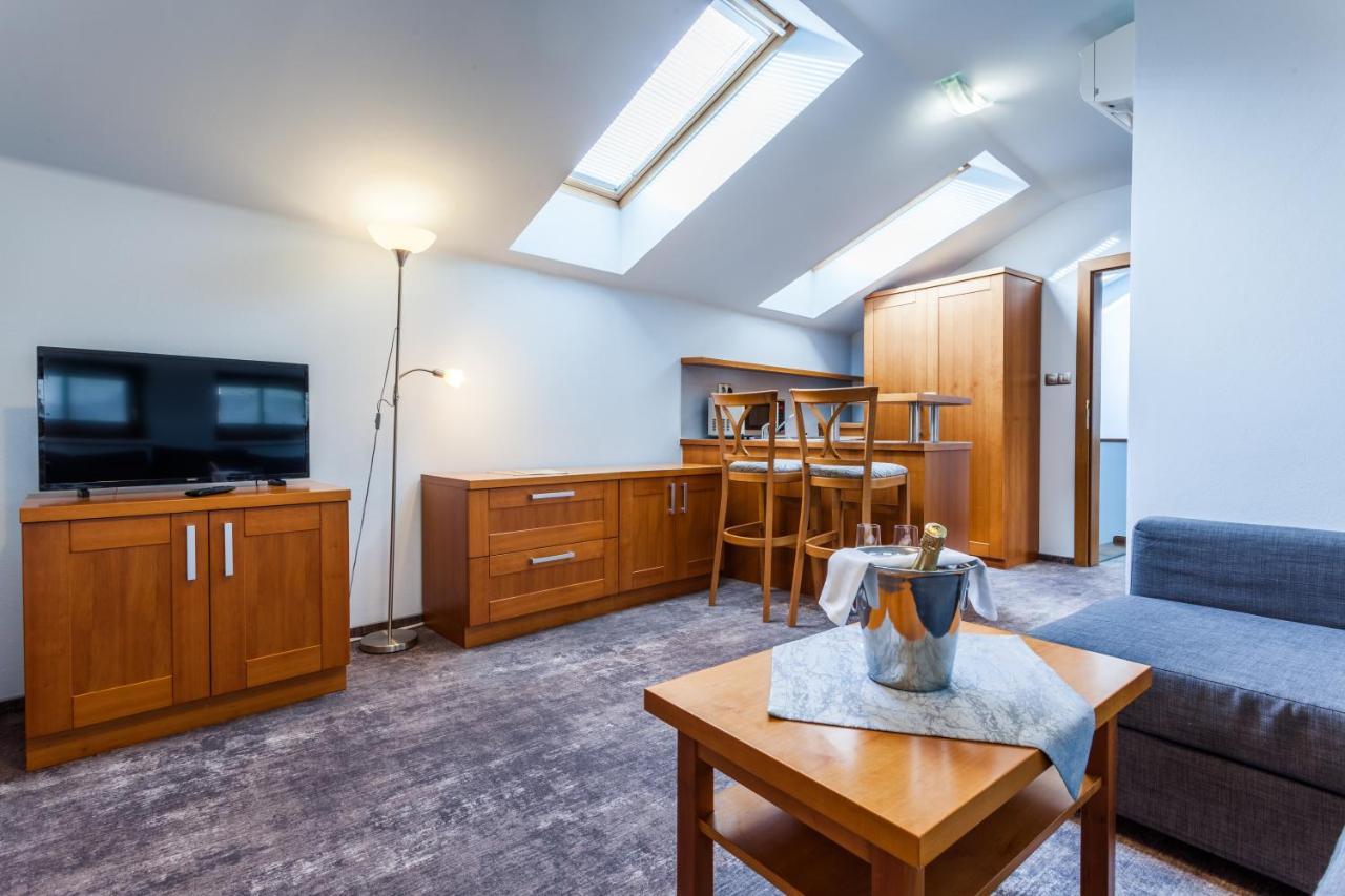 Hotel Jelinkova Vila Velke Mezirici Luaran gambar